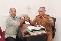Kepala dinas Pertanian Kabupaten Deiyai menemui Kabid pertanian Provinsi di ruang kerjanya. Seni, 19 Mei 2025