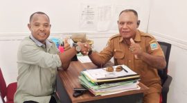Kepala dinas Pertanian Kabupaten Deiyai menemui Kabid pertanian Provinsi di ruang kerjanya. Seni, 19 Mei 2025