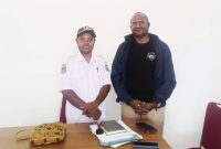 Direktur Yapkema Papua dan Kepala Dinas Pertanian saat jumpa di ruang kerja kadis pertanian, kamis, 21 Mei 2025.