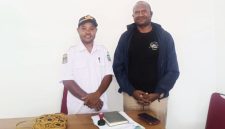 Direktur Yapkema Papua dan Kepala Dinas Pertanian saat jumpa di ruang kerja kadis pertanian, kamis, 21 Mei 2025.