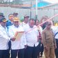 Wakil Bupati Deiyai, Ayub Pigome, secara simbolis meluncurkan Perda Pajak Daerah dan Retribusi Daerah, menandai babak baru penguatan keuangan daerah untuk kesejahteraan masyarakat.