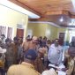 Bupati Deiyai Melkianus Mote melakukan sidak ke kantor OPD untuk memeriksa kehadiran dan kedisiplinan ASN.