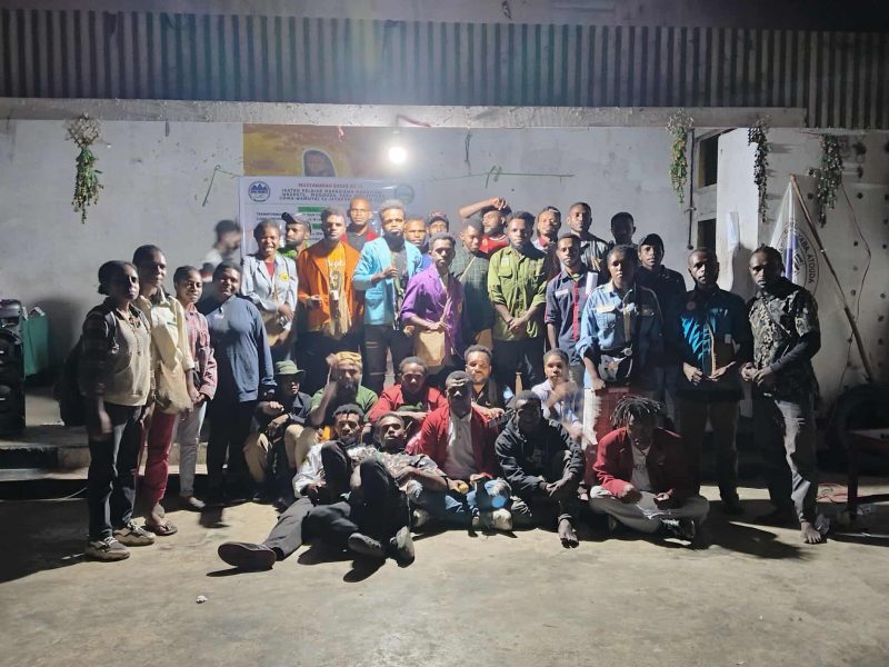 Suasana Musyawarah Besar Ke-III IPMA-WAMUYA di Asrama Tunas Harapan, Jayapura, pada Sabtu, 21 Juni 2025. Terlihat antusiasme peserta dalam proses pemilihan ketua baru.
