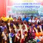 Para siswa TK/PAUD Yegeka Enarotali Angkatan X bersama guru dan orang tua dalam acara pelepasan di Aula Bupati Paniai, 14 Juni 2025.