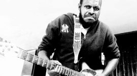 “Gitar Kapok warna hitam oranye, pemberian kakak yang menjadi teman bermain melodi sejak 2009.”