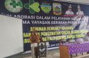 Bupati Deiyai, Melkianus Mote, ST, memberikan sambutan saat membuka seminar dan pengobatan gratis HIV/AIDS di SMK Kesehatan Deiyai, Senin (30/6/2025).