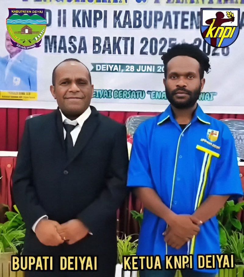 Foto bersama Melison Dogopia bersama Bupati Deiyai Melkianus Mote, ST, saat terpilih sebagai Ketua DPD II KNPI Deiyai dalam Musda IV, 28 Juni 2025. 