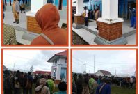 Sejumlah guru honorer Deiyai berkumpul usai pembagian honor, kecewa karena tak menerima hak mereka.