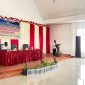Asisten III Yulianus Madai membacakan sambutan Bupati Deiyai pada kegiatan sosialisasi disiplin ASN di Aula BKPSDM Deiyai, Rabu (16/7/2025).