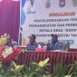 Narasumber Yehezkiel Kotouki, SH., MH, saat memaparkan materi sosialisasi Pilkades di Aula Sekwan, Deiyai, Kamis (17/7/2025).