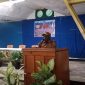 Bupati Deiyai Melkianus Mote saat membuka rapat koordinasi pemuda dan olahraga di Aula Katolik Wagehete II, Selasa (1/7/2025).
