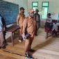 Bupati Deiyai Melkianus Mote saat melakukan sidak di salah satu sekolah di Kabupaten Deiyai, Papua Tengah, 14 Juli 2025.