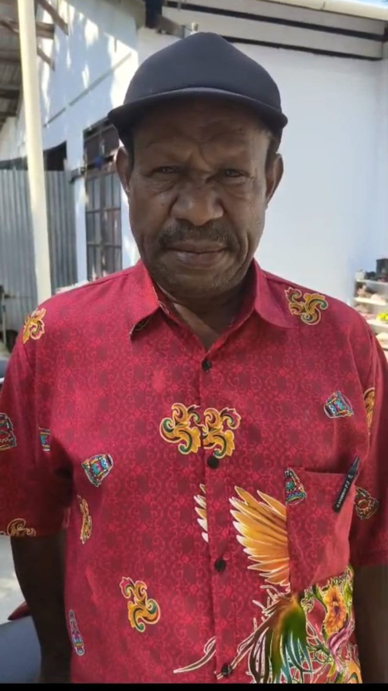 Bani Tabuni memberikan imbauan kepada masyarakat Pegunungan Tengah di Jayapura agar menjaga keamanan selama pleno perhitungan suara PSU Pilgub Papua, Kamis (8/8/2025).