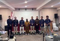 Bupati Deiyai Melkianus Mote bersama Manajer staff PLN Nabire membahas percepatan pemerataan listrik di wilayah pedesaan Kabupaten Deiyai.