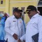 Wakil Bupati Deiyai, Ayub Pigome, saat melakukan sidak di salah satu kantor OPD untuk memantau kehadiran ASN dan tenaga honorer, Deiyai, 6 Agustus 2025.