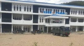 Tampak Depan Rumah Sakit Umum Daerah Kabupaten Paniai Provinsi Papua Tengah. 