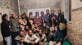 Foto bersama usai diskusi mingguan IPMADO Jog-Lo yang membahas isu 