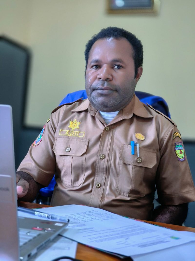 Kepala BKPSDM Deiyai, Yusak Adii, S.IP 