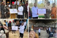 Bupati Deiyai, Melkianus Mote, S.T., saat meninjau dan menyerahkan secara simbolis dana hibah pembangunan kepada pengurus gereja di Distrik Tigi/Tigi Timur (1/10/2025).