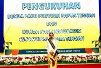 Ny. Fransina Rumbiak Mote, S.KM resmi menjabat sebagai Bunda PAUD Kabupaten Deiyai.