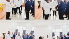 Ketua KPA Provinsi Papua Tengah (kiri) melantik pengurus KPA Kabupaten Deiyai masa bakti 2025-2030 di Aula BKD Deiyai (8/10). 