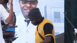 Simion Kotouki Player Keyboard Meeuwodide band dan Guitaris. 