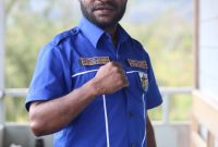 Melison Dogopia (Mellow), Ketua KNPI Deiyai, meminta tiga kepala daerah untuk segera berdialog dengan PLN terkait pemadaman listrik yang merugikan masyarakat Deiyai, Dogiyai, dan Paniai. 