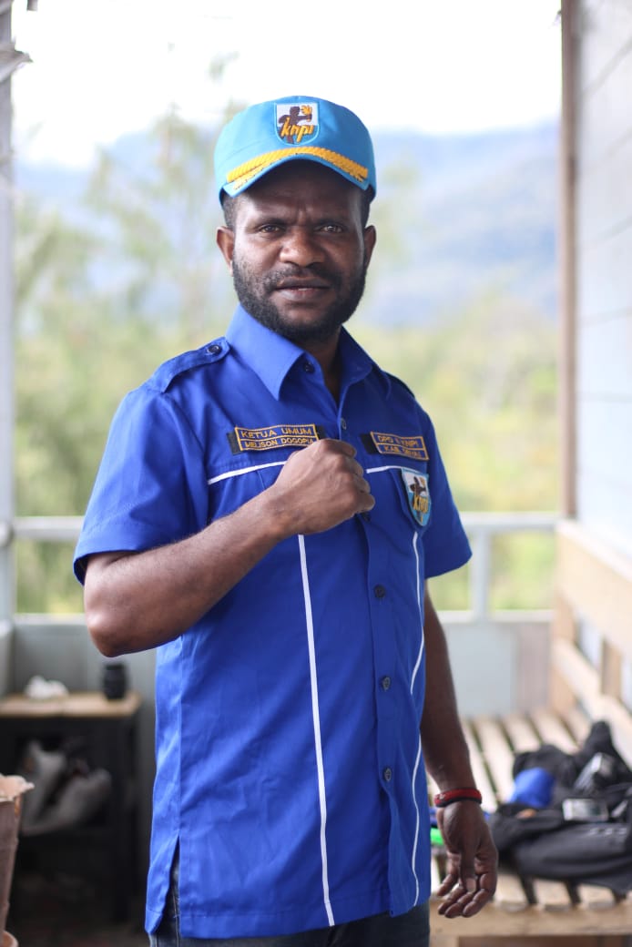 Melison Dogopia (Mellow), Ketua KNPI Deiyai, meminta tiga kepala daerah untuk segera berdialog dengan PLN terkait pemadaman listrik yang merugikan masyarakat Deiyai, Dogiyai, dan Paniai. 