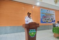Asisten II Setda Kabupaten Deiyai Bidang Perekonomian dan Pembangunan, Mesak Pakage, S.Sos, membuka Pelatihan Petani dan Pelaku Agribisnis Ternak di Aula Sekwan (8/10).