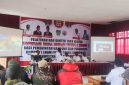 Bupati Deiyai, Melkianus Mote, S.T., saat memberikan sambutan dalam Pembukaan Bimbingan Teknis Tata Kelola Koperasi Merah Putih (KDMP) di Deiyai.
