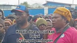 Kepala Dinas Sosial Deiyai, Yulita Mote, saat menyampaikan harapannya agar bantuan dana dapat digunakan secara maksimal untuk pengembangan usaha, demi penguatan ekonomi keluarga.