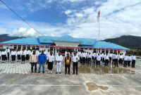 Usai Apel penyerahan SK secara simbolis, foto bersama Bupati dan Kepala BKPSDM, staff dan 69 Peserta penerima SK pada 14/11/2025. 