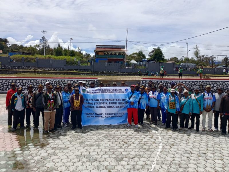 Foto bersama Bupati Deiyai, kepala dinas kominfo Staff dan peserta BPS bidang statistik pada 14/11/2025.