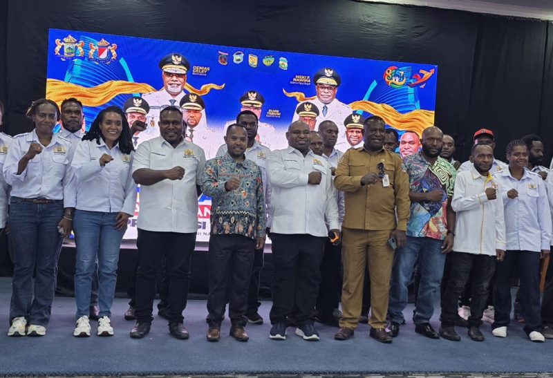 Foto bersama usai pelantikan