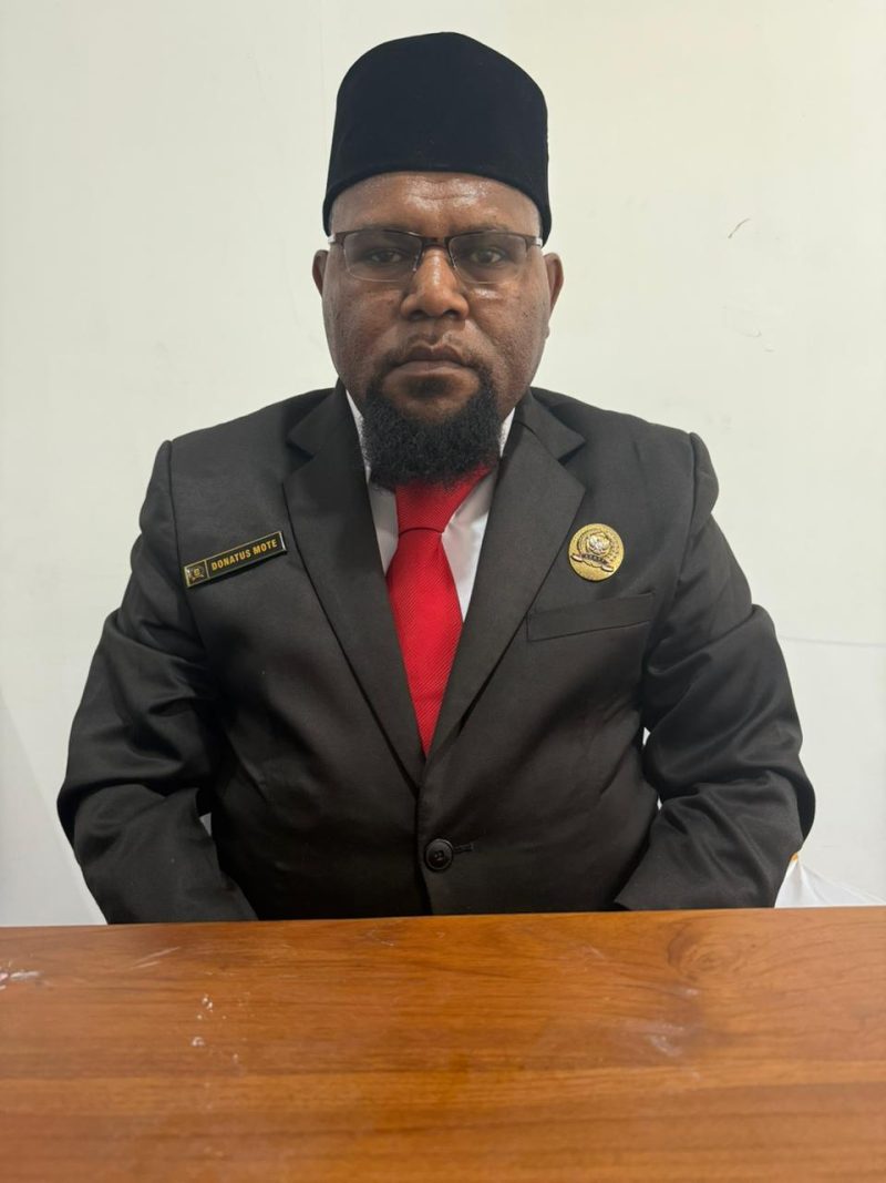Ketua Fraksi Kelompok Khusus DPR Papua Tengah, Donatus Mote. 