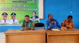 Wakil Bupati Deiyai, Ayub Pigome, S.Sos., secara resmi membuka Sosialisasi Perundang-undangan tentang Pembentukan Kelompok Tani di SMA Negeri 1 Deiyai (27/11).