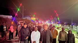 Bupati Melkianus Mote bersama Kapolres, Dandim, sejumlah kepala OPD, dan masyarakat sekitar. 