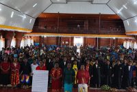 Pelayanan Perempuan Kingmi Koordinator Deiyai menyampaikan pernyataan sikap di hadapan publik, menyerukan keadilan bagi Gembala Neles Peuki dan mendesak penyelesaian sengketa tanah adat di Kapiraya, Mimika. Mereka berdiri teguh demi hak hidup dan hak ulayat anak-anak Papua.