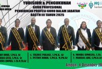 Tujuh Guru PAK Deiyai Cetak Sejarah! 🥳 Suasana haru dan syukur di Laboratorium Komputer SMP Negeri 1 Tigi (4/12/2025) saat 7 Guru Pendidikan Agama Kristen Kabupaten Deiyai mengikuti Yudisium dan Pengukuhan Guru Profesional PPG Dalam Jabatan Tahun 2025 secara daring oleh IAKN Ambon.
