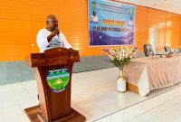 Asisten I Bidang Pemerintahan saat membuka Sosialisasi Peraturan Perundang-undangan di Setwan Deiyai (5/12).