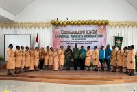 Foto bersama usai perayaan ulang tahun DWP ke-26 di Aula BKPSDM kabupaten Deiyai pada Jumat, 12/12/2025