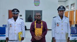 Bupati Kabupaten Deiyai, Melkianus Mote melantik Yance Ikomou dan Frederik Kotouki sebagai Pj Kepala Kampung di Aula Setda Deiyai, Kamis (18/12/2025).