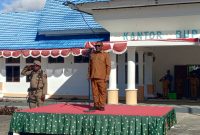 Bupati Deiyai, Melkianus Mote, ST, saat memberikan amanat dalam Apel Gabungan ASN di halaman Kantor Bupati, Senin (12/1).