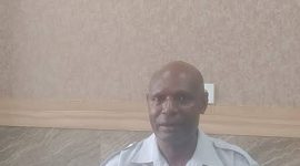 Rektor USWIM Nabire, Dr. Petrus Tekege, memberikan keterangan terkait penyaluran bantuan pendidikan dari Pemprov Papua Tengah untuk 1.967 mahasiswa di ruang kerjanya, Kamis (29/01).