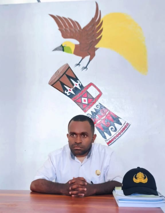 Step Yoeler Edowai, SH Intelektual Muda Mee