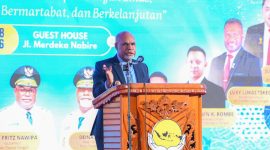 Wakil Gubernur Papua Tengah, Deinas Geley, saat menghadiri pelantikan BPD HIPMI Papua Tengah periode 2026-2029 di Nabire (7/2).