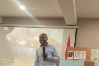 Petrus Bobii, M.Pd.Gr. (Kepala SMPN 2 Tigi Barat), saat menyampaikan aspirasi mengenai pentingnya pemerataan fasilitas PPG bagi Guru Agama Kristen dan Katolik di Provinsi Papua Tengah.