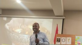 Petrus Bobii, M.Pd.Gr. (Kepala SMPN 2 Tigi Barat), saat menyampaikan aspirasi mengenai pentingnya pemerataan fasilitas PPG bagi Guru Agama Kristen dan Katolik di Provinsi Papua Tengah.