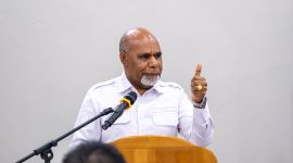 Wakil Gubernur Papua Tengah, Deinas Geley, saat menyampaikan sambutan dalam Talkshow Akselerasi Ekonomi yang digelar KADIN di Nabire (25/2).