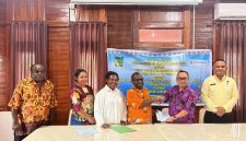 Bupati Kabupaten Deiyai bersama Dinas Kesehatan dan Tim Akreditasi resmi menandatangani MoU dengan LAFKESPRI (27/02).